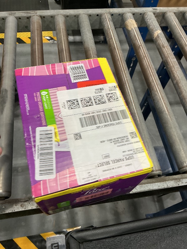 Photo 1 of Poise Daily Liners, Incontinence Panty Liners, 2 Drop, 126 ct