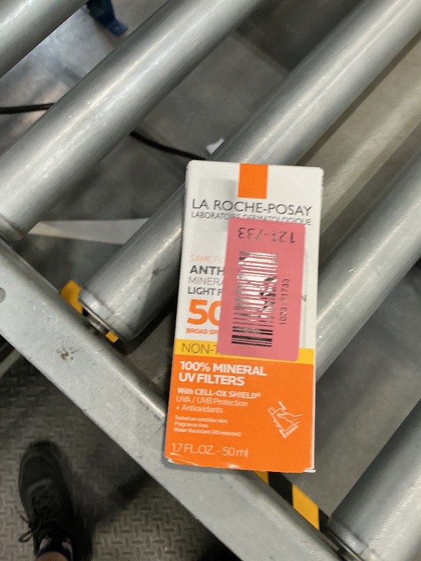 Photo 1 of La Roche-Posay Anthelios Mineral Sunscreen SPF 50