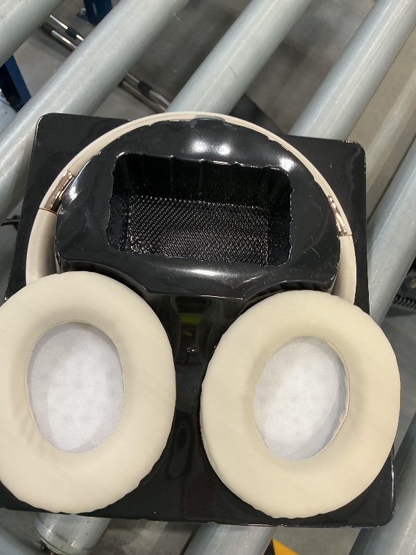 Photo 1 of ABEAUROOSE Headphones