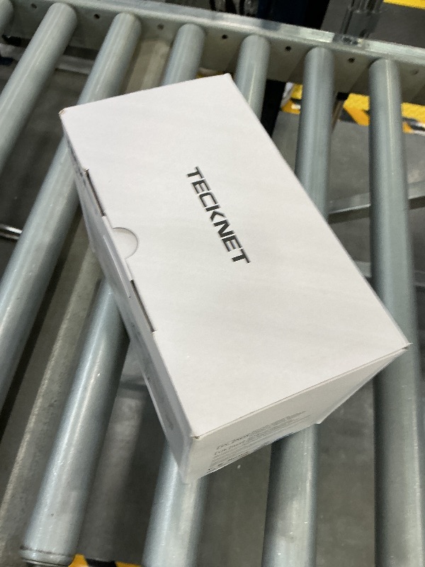Photo 1 of TECKNET VR Headset with Bluetooth Controller