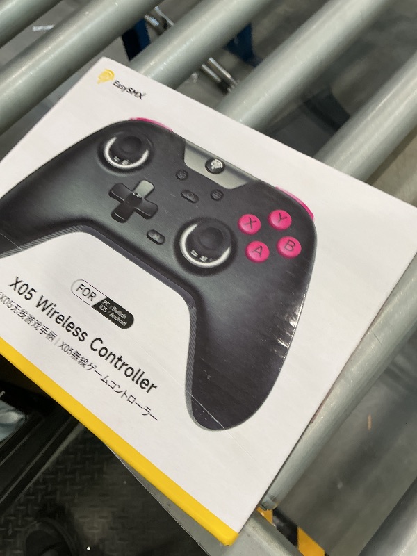 Photo 1 of EasySMX X05 Wireless Controller for PC/Steam/Switch/iOS/Android, Black