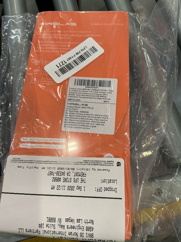 Photo 1 of MRGLAS iPhone 17 Pro Max Privacy Screen Protector
