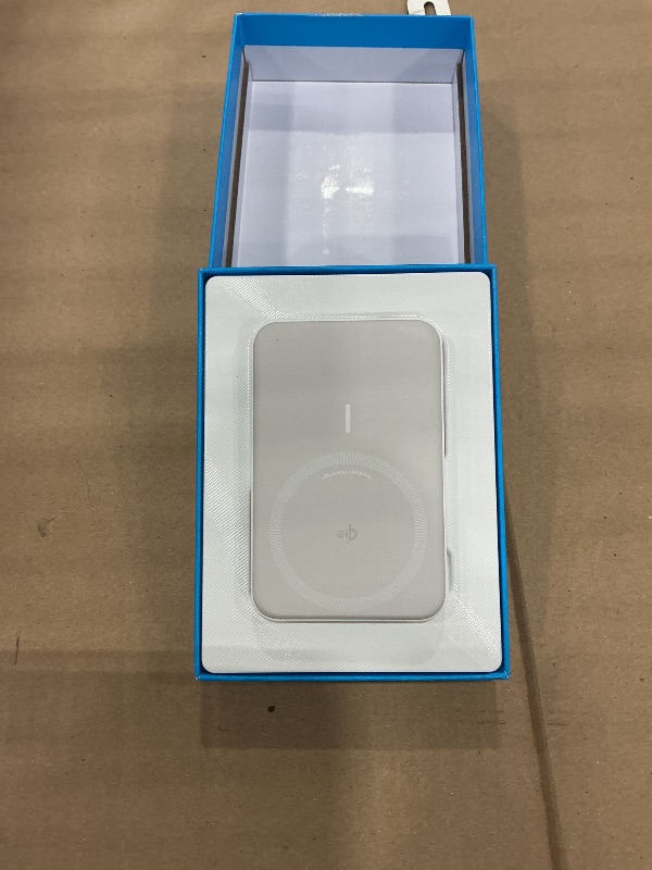 Photo 1 of Anker MagGo Power Bank, 10,000mAh Qi2 15W