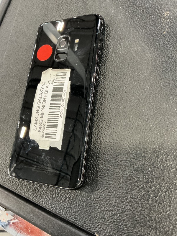 Photo 1 of Samsung galaxy S9