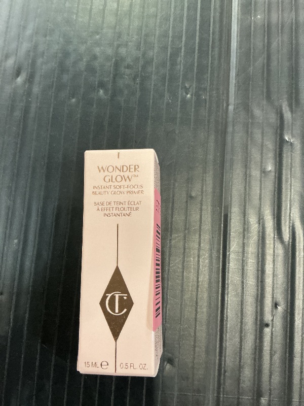 Photo 1 of Charlotte Tilbury Wonderglow Face Primer - Blurring Makeup Primer