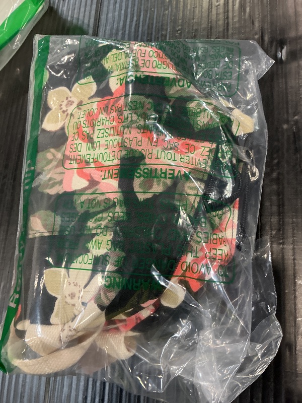 Photo 1 of EurCross Floral Insulated Lunch Bag