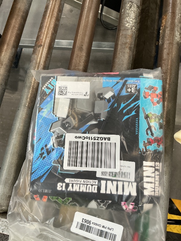 Photo 1 of zumelio Mini Titan T-13 Action Figures Set