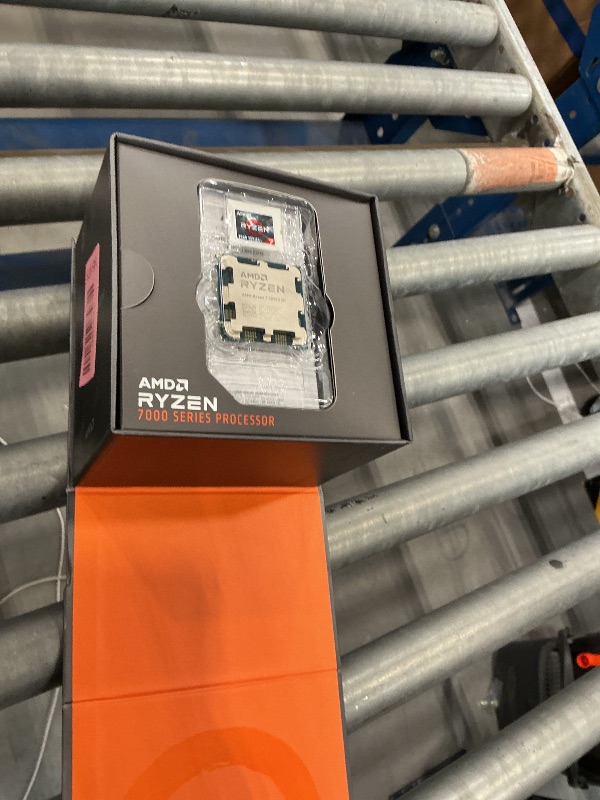 Photo 1 of AMD Ryzen 7 7800X3D 8-Core Desktop Processor
