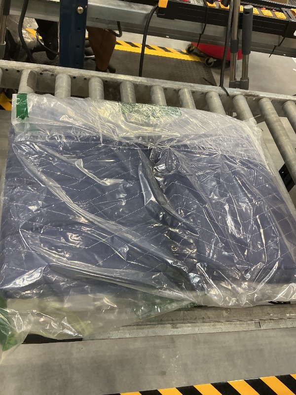 Photo 1 of US Cargo Control Moving Blankets Heavy Duty 72"x80" 4 count