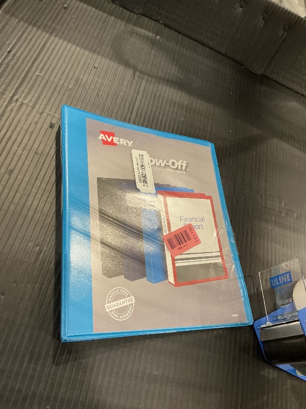 Photo 1 of Avery 1" View Binders, 4 Assorted