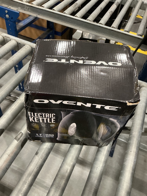 Photo 1 of OVENTE 1.7L Electric Kettle