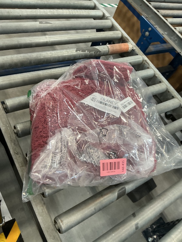 Photo 1 of OLANLY Microfiber Bath Rug 24" x 20" Burgundy