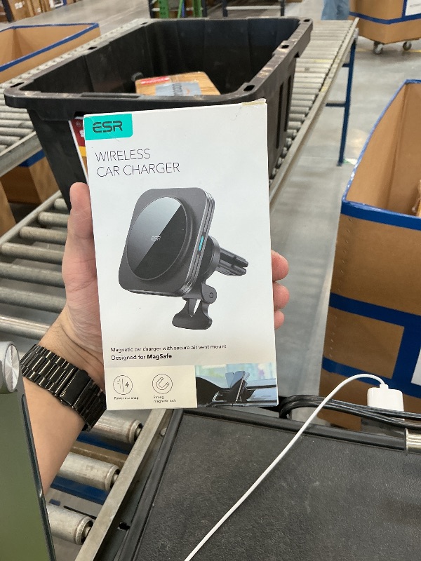 Photo 1 of ESR MagSafe Wireless Car Mount Charger