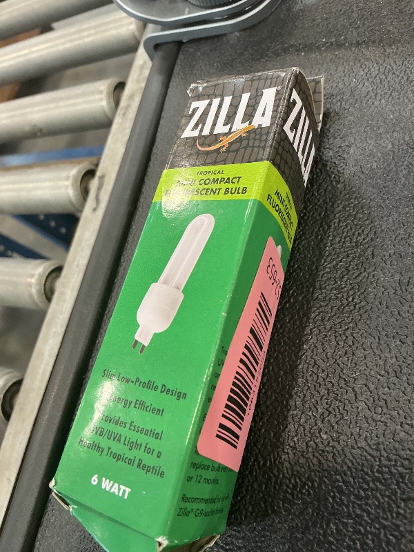Photo 1 of Zilla Mini Compact Fluorescent UVB Bulb, Tropical