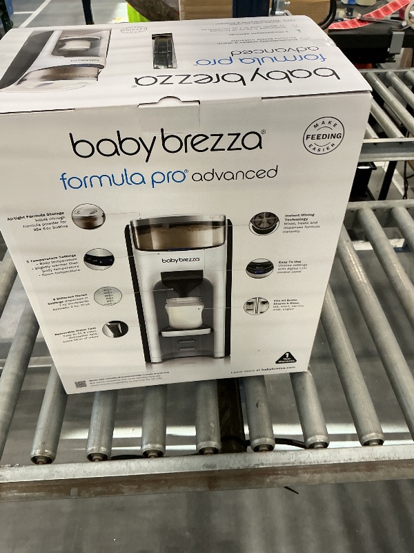 Photo 1 of Baby Brezza Formula Pro Advanced Formula Dispenser