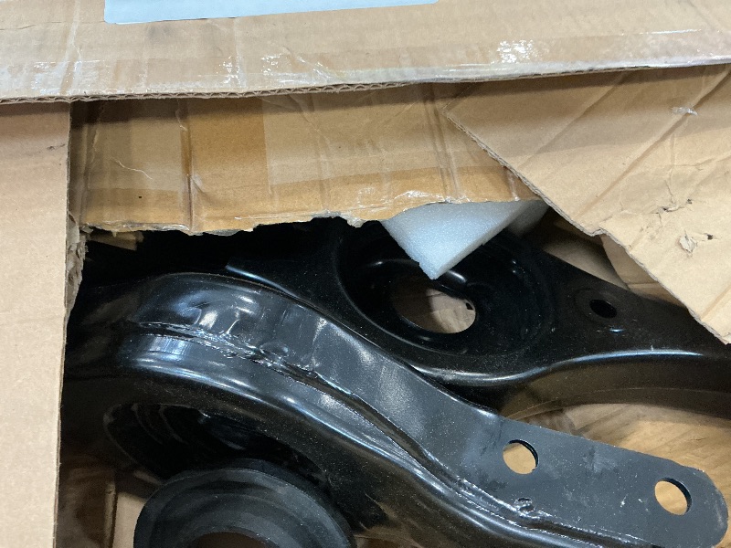 Photo 1 of Zuqentar Rear Lower Control Arm Kit for Hyundai Tucson & Kia Sportage