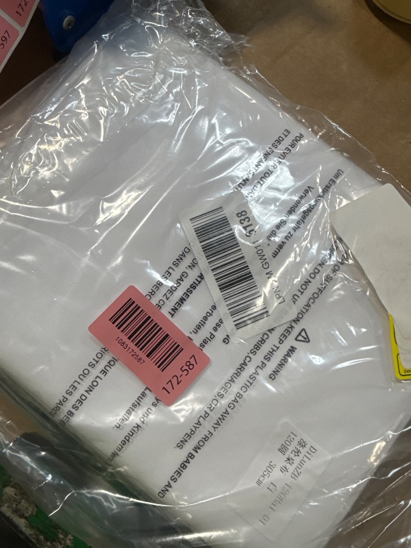Photo 1 of *** ONLY 1 IN THE PACK *** Kesfey 6 Packs 120 Inchs Polyester White Round Table Cloths Wrinkle Resistant Tablecloth Washable Banquet Tablecovers splashproof High Density Table Covers Fabric Tablecloths for Wedding Birthday