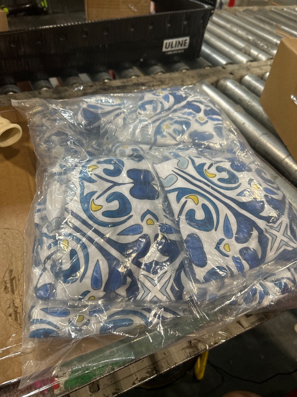 Photo 1 of ***SIMILAR ITEM****
Flower Pattern Navy Blue Throw Pillow Covers, Blue Accents Pillow Decor, Blue Accents Theme Room Decor, Pillow Cases for Sofa Bed Couch, 18 x 18 Inch Set of 4, modern Theme Room Decor (baby blue)