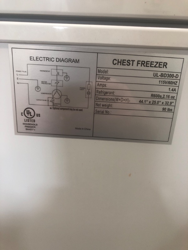 Photo 1 of *** HAS SOME DENTS****Large Chest Freezer, 12 Cu.Ft Commercial Deep Freezer with 8 Level Adjustable Temperature(-11.2°F to 10.4°F), Energy Saving Freezer with Removable Basket, Universal Wheels, White