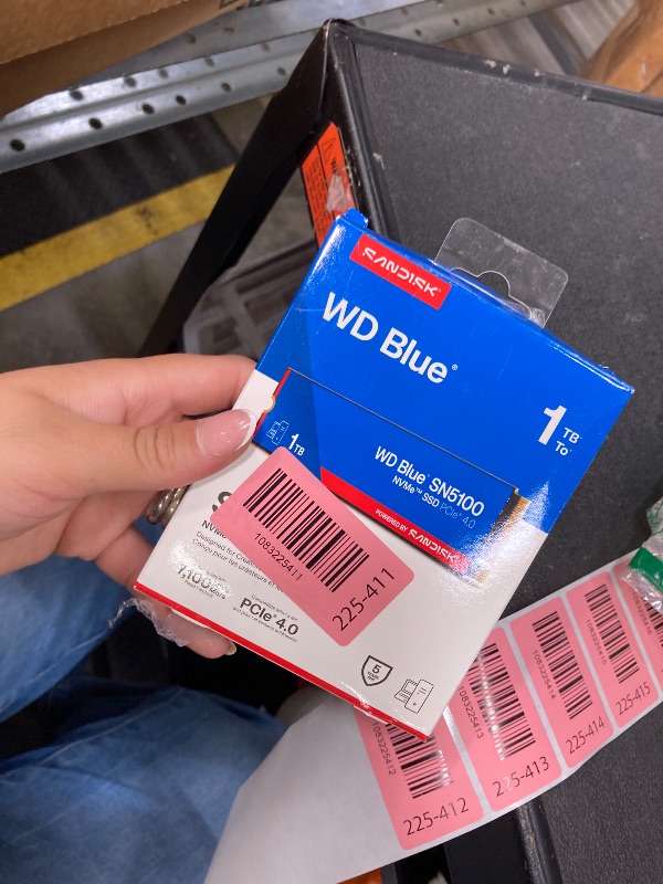 Photo 1 of ******* SEALED BY COMPANY******* WD Blue SN5100 1TB NVMe SSD - M.2 2280, PCIe Gen 4.0, Internal Solid State Drive - Read Speeds Up to 7,100MB/s, Upgrade Storage for PC/Laptops - WDS100T5B0E