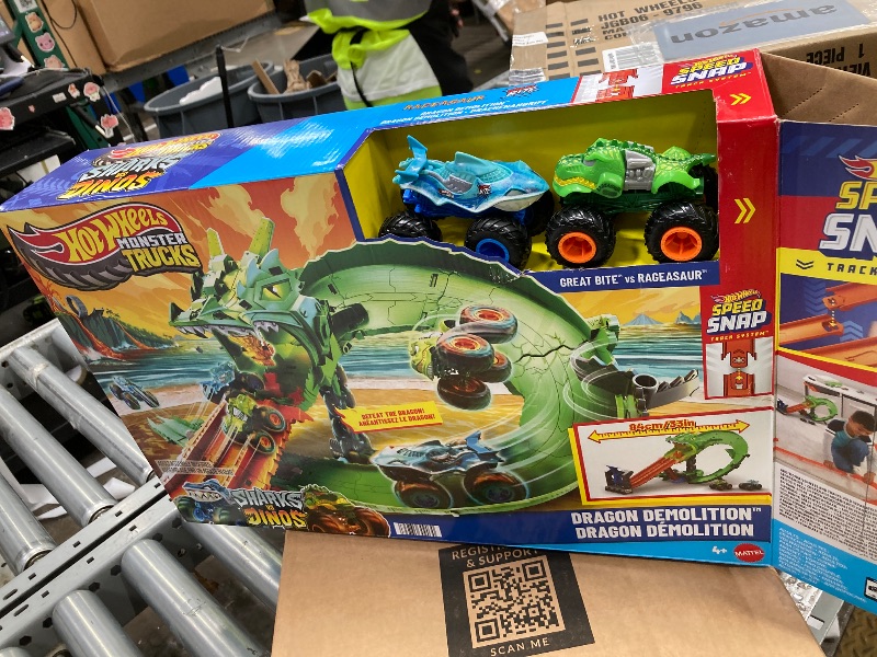 Photo 1 of ?Hot Wheels Monster Trucks Sharks vs. Dinos Dragon Destruction Playset