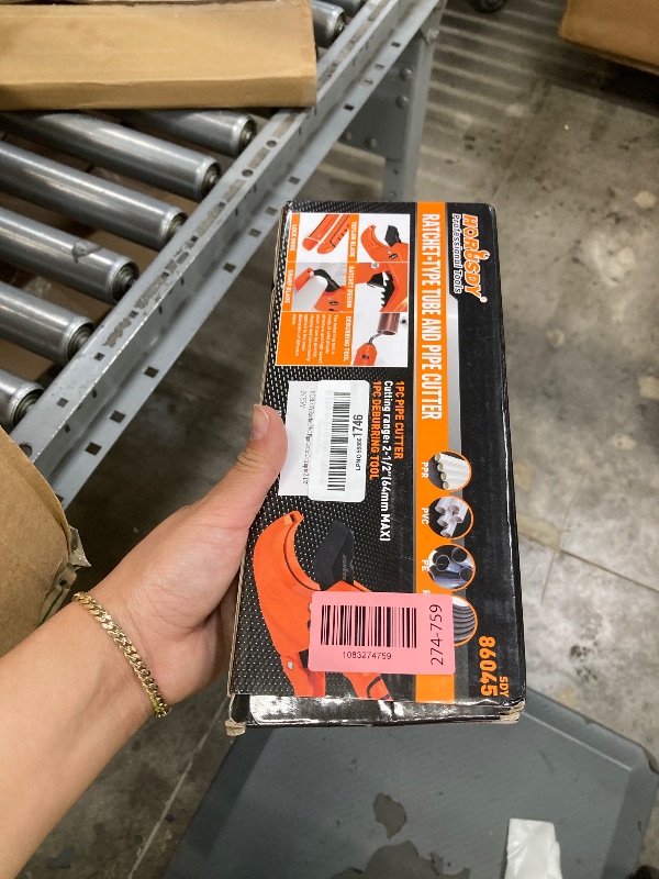 Photo 1 of **Missing  CUTTER***HORUSDY 2-1/2" Ratchet PVC Pipe Cutter for PEX,PVC,PPR and Plastic Hoses, SK5 Steel Blades Ratcheting Pipe Cutter Tool for Home Repairs and Plumbers