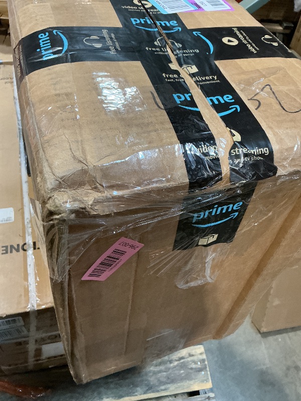 Photo 1 of **minor fold/bend damage**Amazon Basics 30% Recycled Multipurpose Copy & Print Paper, 8.5 x 14 in, 20 lb Weight, 92 Bright, White, 5000 Sheets (10 Reams)