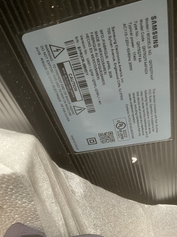 Photo 1 of ** major damage to screen. Selling for parts** Samsung 75-Inch Class QLED Q7F Series Samsung Vision AI Smart TV (2025 Model, 75Q7F) Quantum HDR, Object Tracking Sound Lite, Q4 AI Gen1 Processor, 4K upscaling, Gaming Hub, Alexa Built-in