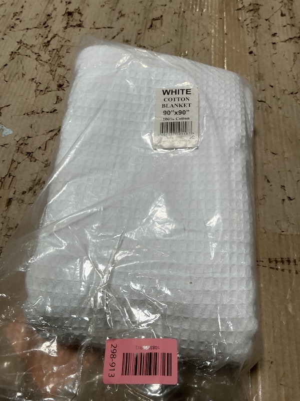 Photo 1 of 100% Cotton Blankets for Bed - Waffle Weave Blankets for Summer, Lightweight and Breathable Soft Woven Blanket for Spring (White, Queen (90" x 90"))
