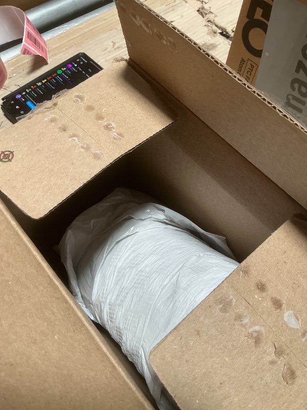 Photo 1 of ***MISSING 60% OF THE PRODUCT***
Glad ForceFlex Kitchen Trash Bags, Rip and Tear Resistant, Gain Original Scented Tall Garbage Bags, Odor Control, Febreze Freshness, 13 Gallon, 140 Count