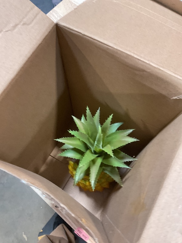 Photo 1 of ***ONLY ONE***Simgoing 3 Pack Artificial Pineapple Simulated Fruit Decoration Fake Fruit Model Lifelike Pineapple for Summer Hawaiian Luau Tropical Party Decor Cabinet Table Decoration(3 Size)