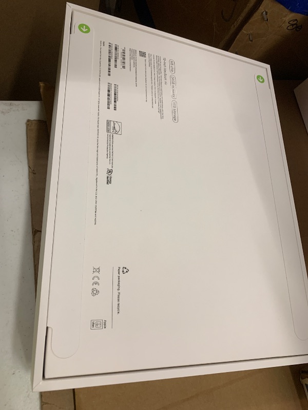 Photo 1 of Apple 2026 MacBook Air 13-inch Laptop with M5 chip: Built for AI, 13.6-inch Liquid Retina Display, 24GB Unified Memory, 1TB SSD, 12MP Center Stage Camera, Touch ID, Wi-Fi 7; Starlight