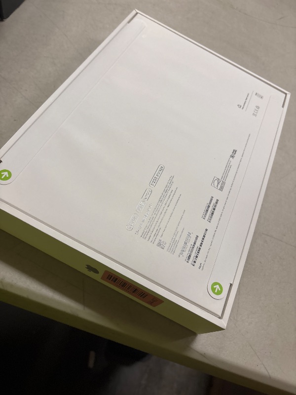 Photo 1 of Apple 2026 MacBook Air 13-inch Laptop with M5 chip: Built for AI, 13.6-inch Liquid Retina Display, 16GB Unified Memory, 512GB SSD, 12MP Center Stage Camera, Touch ID, Wi-Fi 7; Starlight