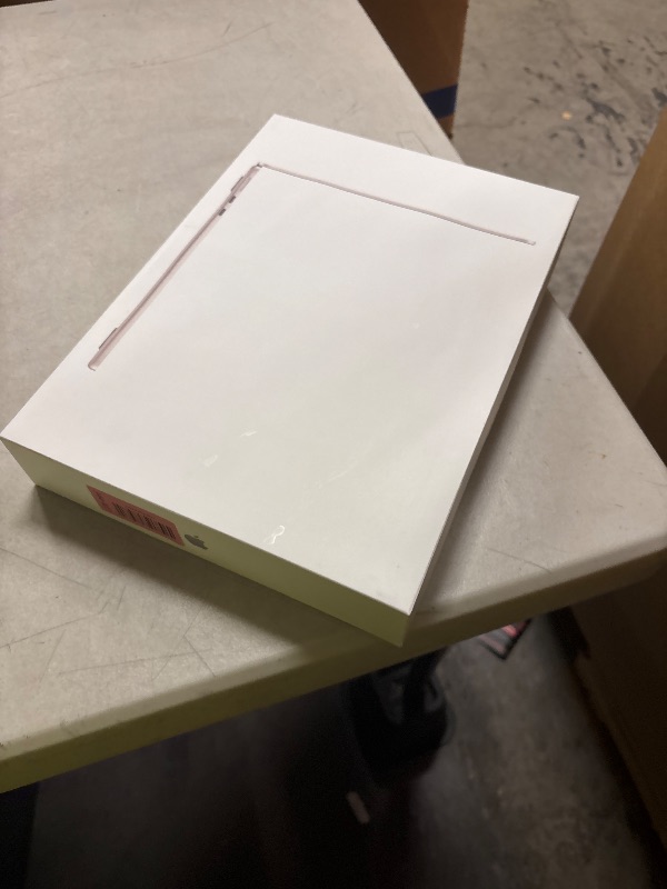 Photo 1 of Apple 2026 MacBook Air 13-inch Laptop with M5 chip: Built for AI, 13.6-inch Liquid Retina Display, 16GB Unified Memory, 512GB SSD, 12MP Center Stage Camera, Touch ID, Wi-Fi 7; Starlight