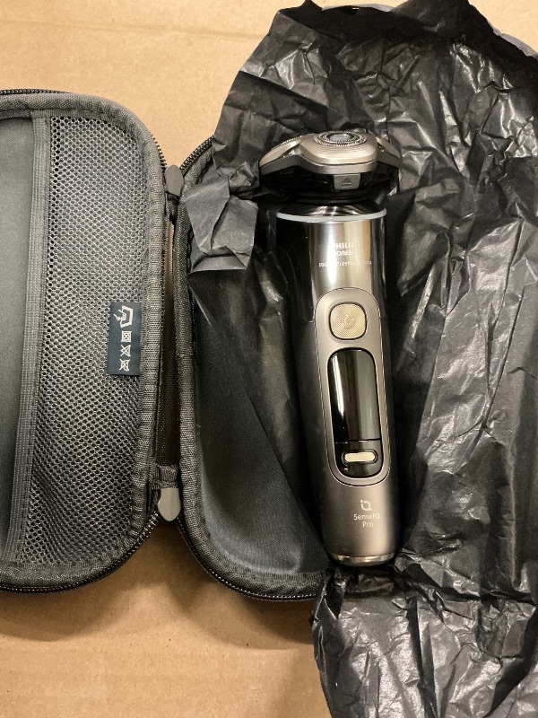 View 3 of Philips Norelco i9000 Prestige Ultra Electric Shaver, Dark Slate