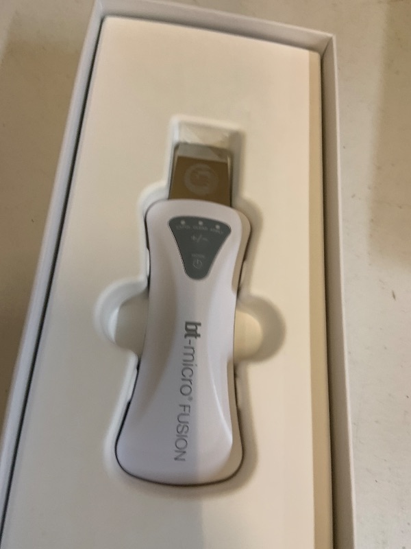 Photo 1 of Bio-Therapeutic bt-Micro Fusion Ultrasonic Skin Exfoliation Tool