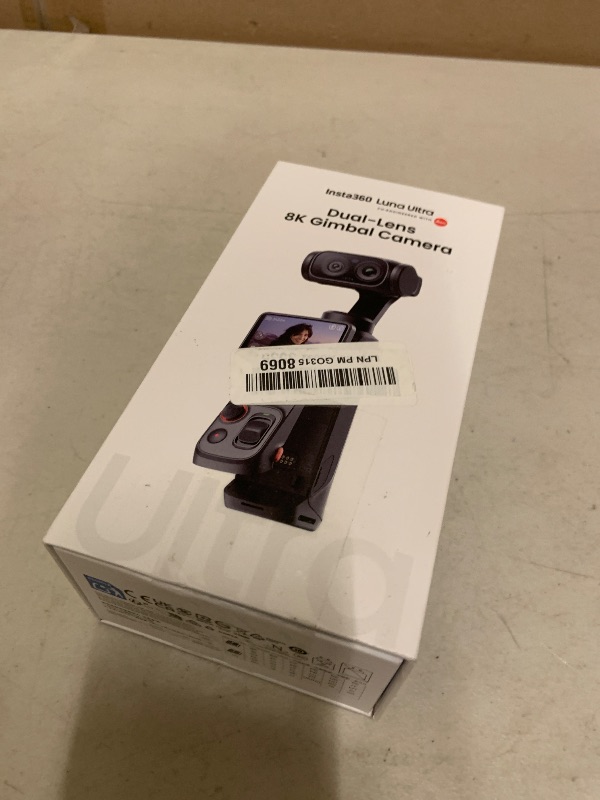 Photo 1 of Insta360 Luna Ultra 8K Dual-Lens Gimbal Camera Standard Combo, Cosmic Black