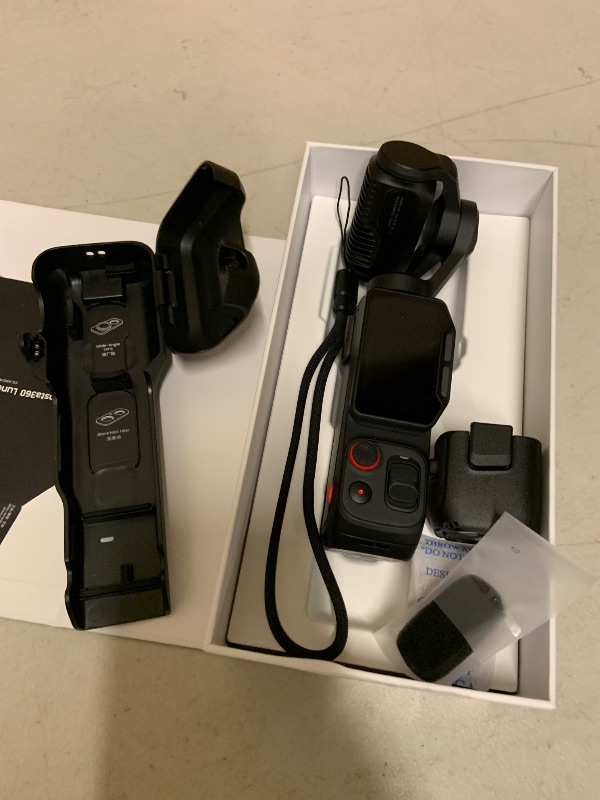 Photo 1 of Insta360 Luna Ultra 8K Dual-Lens Gimbal Camera Standard Combo, Cosmic Black