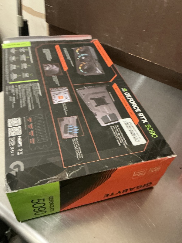 Photo 1 of GIGABYTE GeForce RTX 5090 Gaming OC 32G Graphics Card