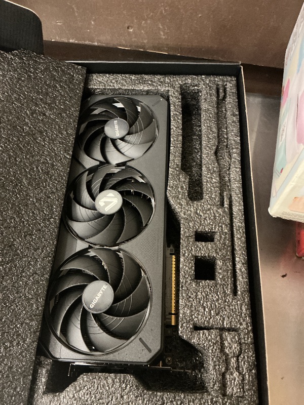 Photo 1 of GIGABYTE GeForce RTX 5090 Gaming OC 32G Graphics Card