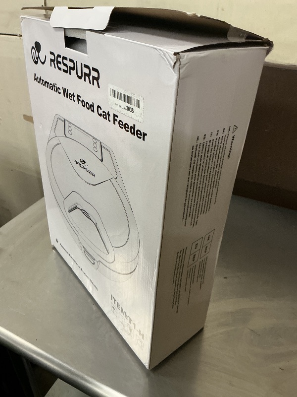 View 2 of RESPURR Automatic Cat Feeder with Cooling & Heating