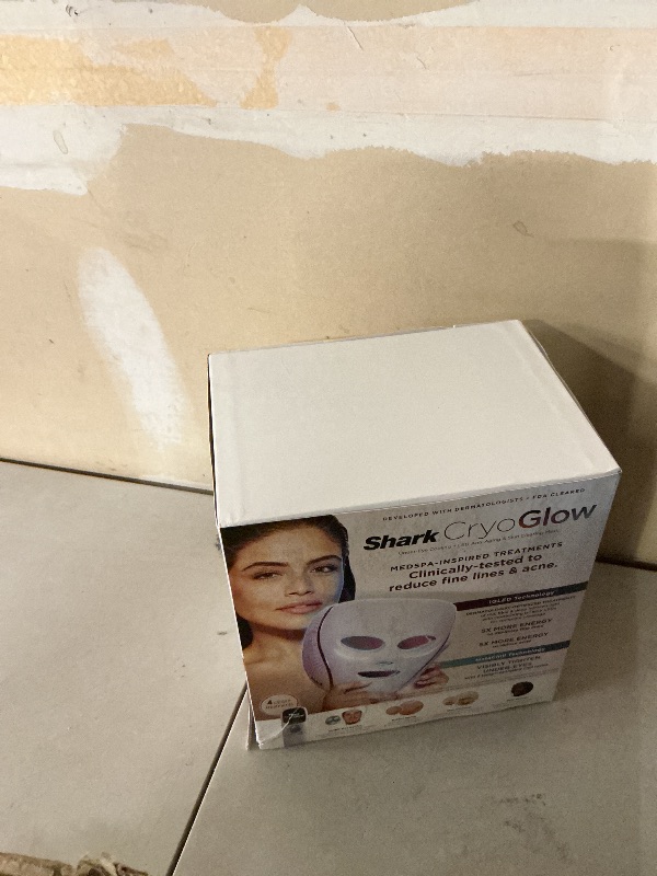 Photo 1 of Shark CryoGlow LED Face Mask in Lilac Frost, FW312PL