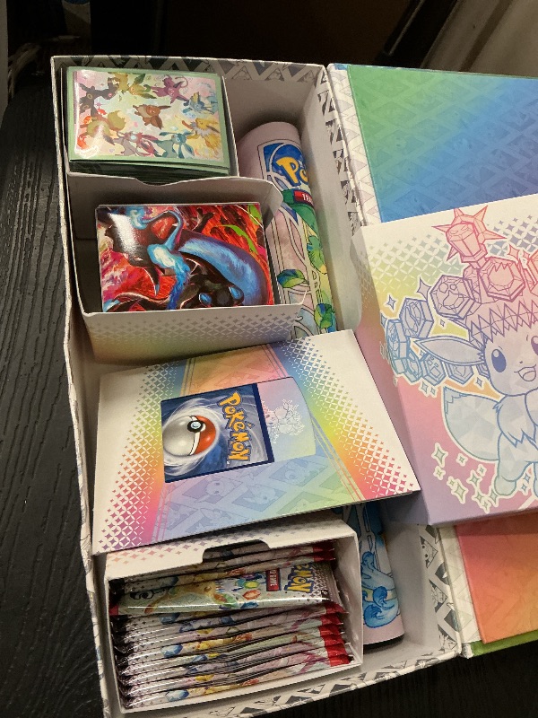 Photo 1 of USED---OPENED---------------MISSING CARDS -------------------------------Pokemon TCG: Scarlet & Violet—Prismatic Evolutions Super-Premium Collection