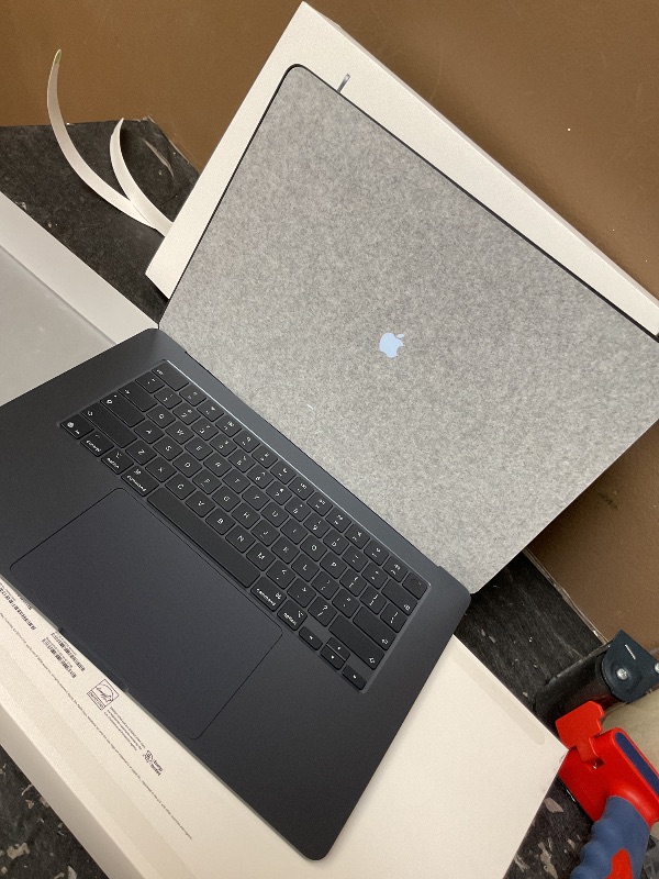 Photo 1 of FACTORY SEALED—Apple 2026 MacBook Air 15-inch Laptop with M5 chip: Built for AI, 15.3-inch Liquid Retina Display, 16GB Unified Memory, 512GB SSD, 12MP Center Stage Camera, Touch ID, Wi-Fi 7; Midnight