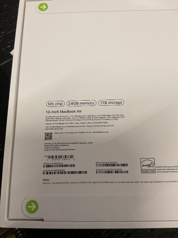 Photo 1 of FACTORY SEALED—Apple 2026 MacBook Air 13-inch Laptop with M5 chip: Built for AI, 13.6-inch Liquid Retina Display, 24GB Unified Memory, 1TB SSD, 12MP Center Stage Camera, Touch ID, Wi-Fi 7; Starlight