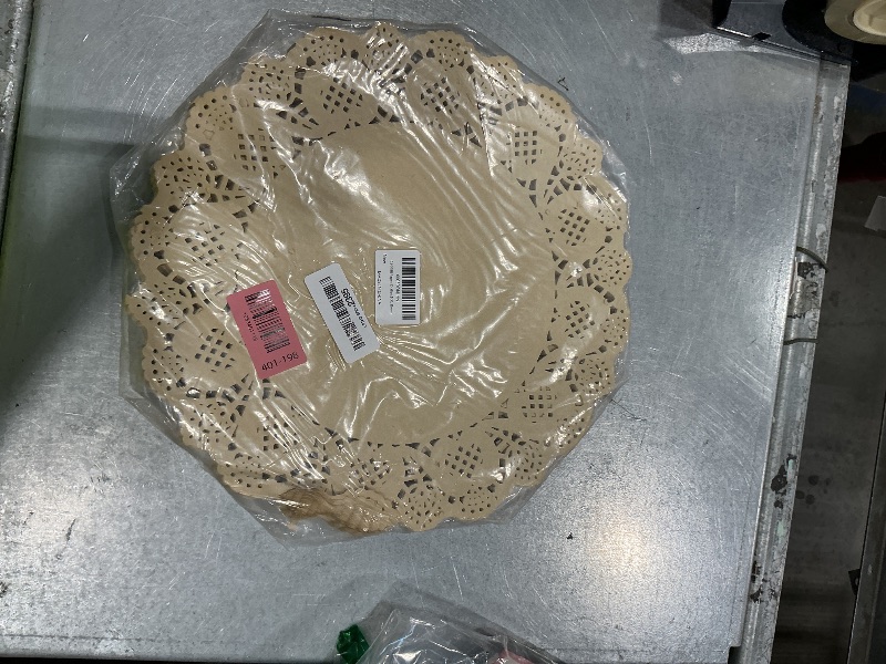 Photo 1 of 100 Pack 13.5 Inch Round Kraft Paper Doilies, Disposable Lace Placemats