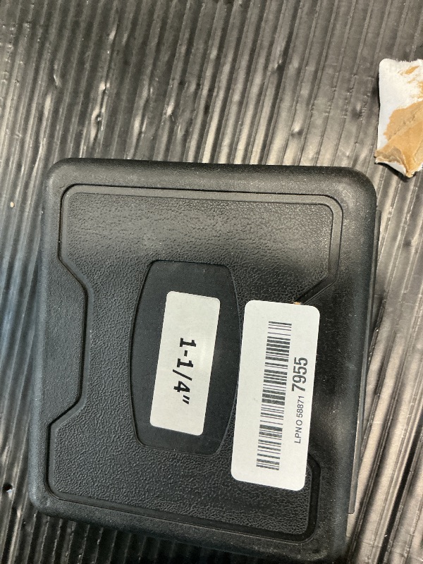 Photo 1 of 1-1/4"-11-1/2 NPT Pipe Tap Set, Precision Carbon Steel Taps Tool, Metric and Standard for Clean and Re-thread Damaged or Jam Pipe Threads in with Durable Plastic Case