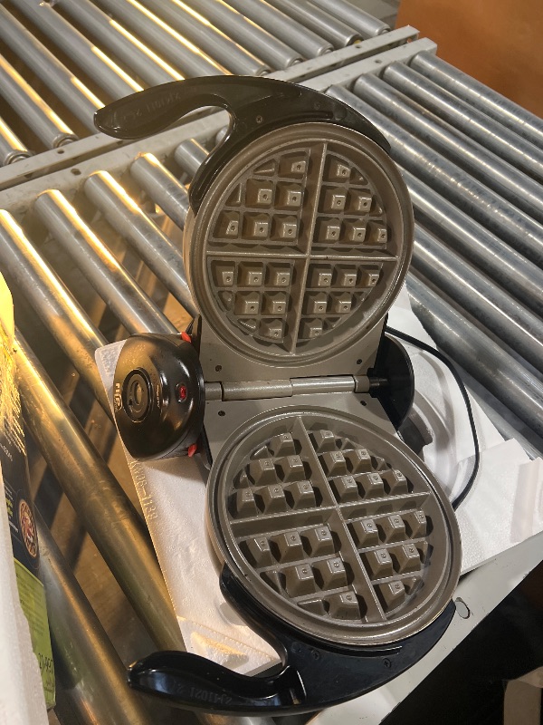 Photo 1 of ** used **Presto 03510 Ceramic FlipSide Belgian Waffle Maker, Nonstick, Cool Touch Handles, Black