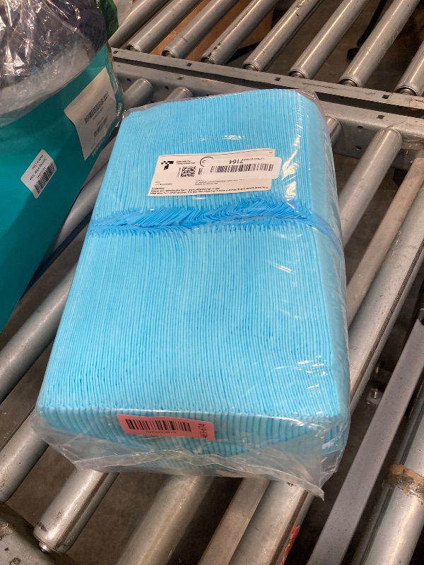Photo 1 of (100 Pads) CalPalmy Ultra Absorbency Pet Toilet Training Pads 18" x 13" Moisture Locking Technology Turns Liquid into Gel - Perfect for Rabbits and Guinea Pigs