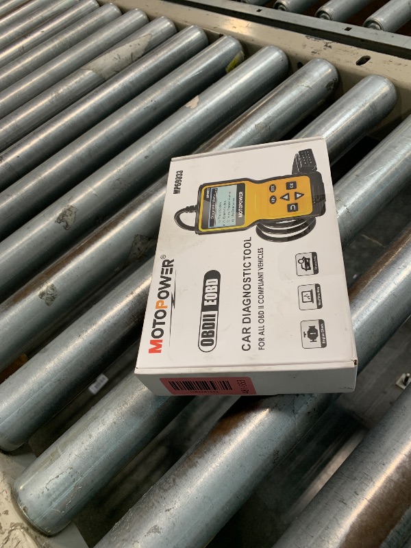 Photo 1 of ***BROKEN, SOLD FOR PARTS*** MOTOPOWER MP69033 Car OBD2 Scanner Code Reader Engine Fault Scanner CAN Diagnostic Scan Tool for All OBD II Protocol Cars Since 1996, Yellow